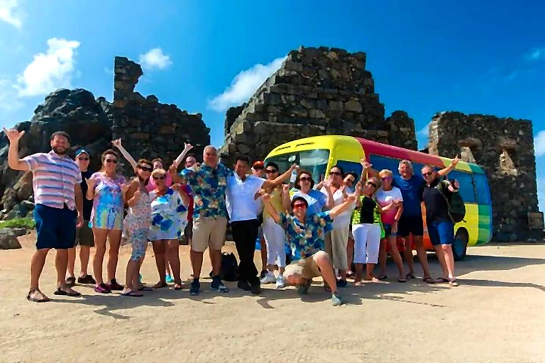 Aruba: Half Island Guided Bus Tour with Iconic Landmarks