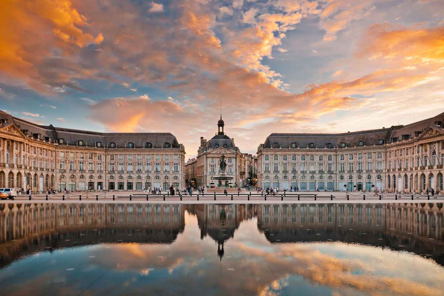From Le Verdon Cruise Port: Bordeaux Guided Shore Excursion