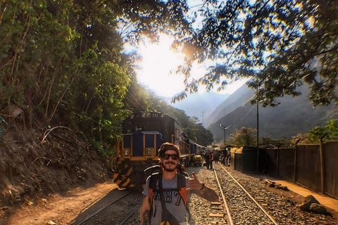 Transport from Cusco to Hidroeléctrica with Lunch Included One-Way Transfer to Hydroelectric with buffet lunch incluyed