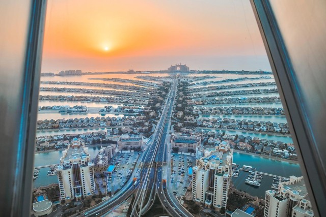 Dubai VIP Sunset City Tour With Burj Khalifa & Armani Dinner