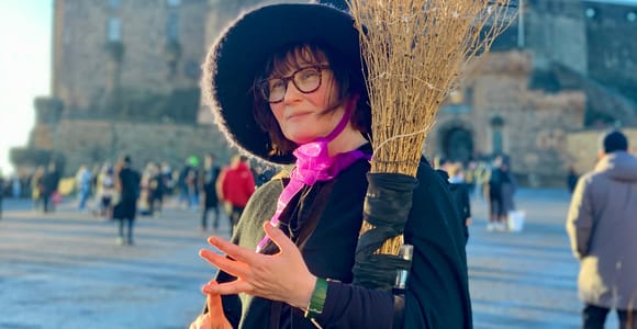 Edinburgh: Witches & History Old Town Walking Tour