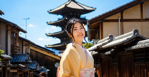 Kyoto: Gion Private Photoshoot , Professional & Guided Tour
