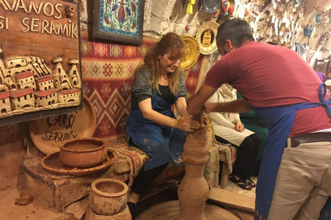 Visita al laboratorio di ceramica e al negozio di tappeti della Cappadocia