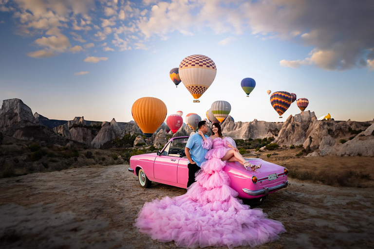 Cappadocia: Photo shoot with classic car