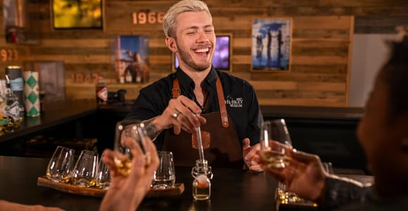 Dublin: Irish Whiskey Museum Blending Tour mit Verkostung