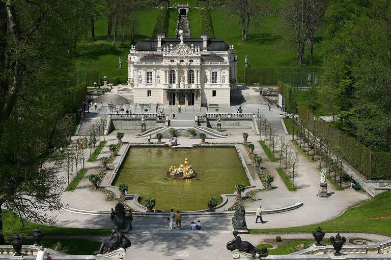 Von München aus: Nach Schloss Neuschwanstein, Linderhof, Oberammerg