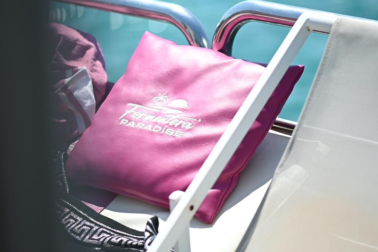 Exclusive experience: Premium catamaran from Ibiza to Formentera