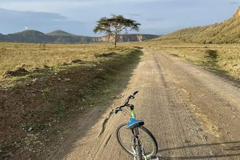 Nairobi: Giro in barca del Lago Naivasha e Parco Nazionale Hell&#039;s GateNairobi: escursione di un giorno alla Porta dell&#039;Inferno e al lago Naivasha