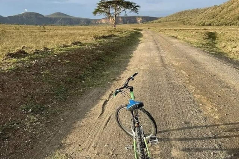 Nairobi: Giro in barca del Lago Naivasha e Parco Nazionale Hell&#039;s GateNairobi: escursione di un giorno alla Porta dell&#039;Inferno e al lago Naivasha