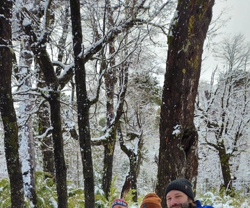Faz snowshoeing na base do Vulcão Villarrica e na Cascata