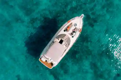 Creta: Excursão privativa em iate VIP - Explorar/Nadar - meio dia