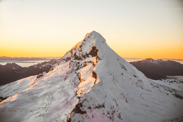 Queenstown: Sunrise Glacier Scenic Flight