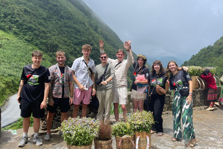 Giro di Ha Giang: Tour di 4 giorni in moto a guida autonoma - SENZA BUS