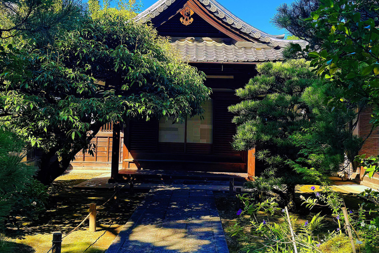 Fukuoka: Hakata Old Town Temples, Shrines and History Tour