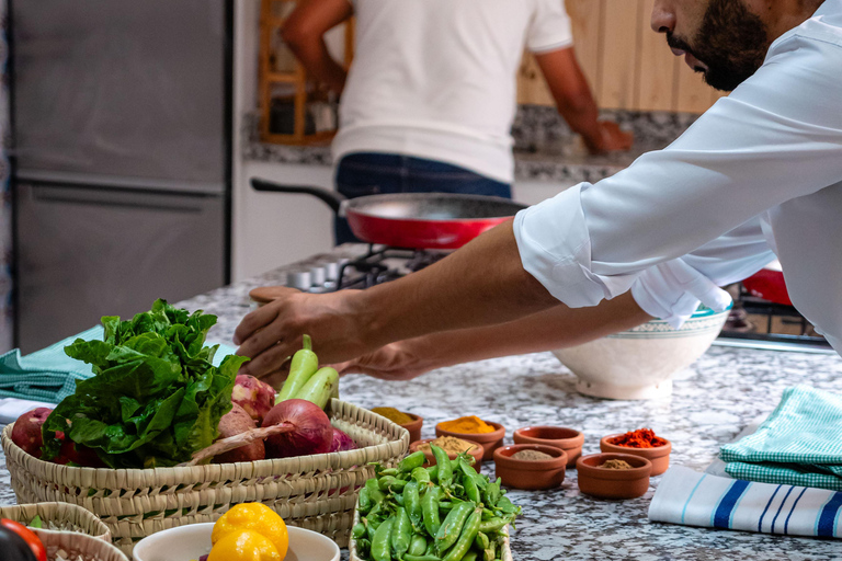 Marrakech : Cours de cuisine marocaine avec visite du marché et repas