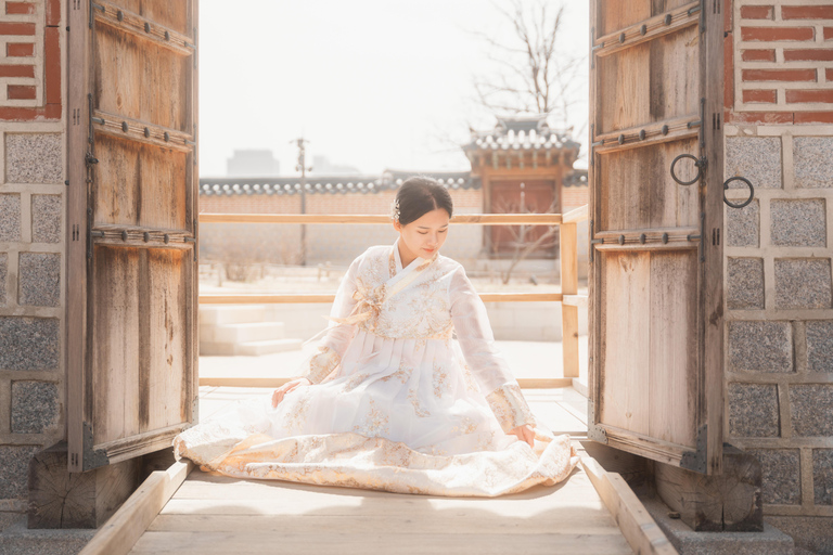 S.Korea GyeongbokgungPalace: Professioanl Hanbok Photography