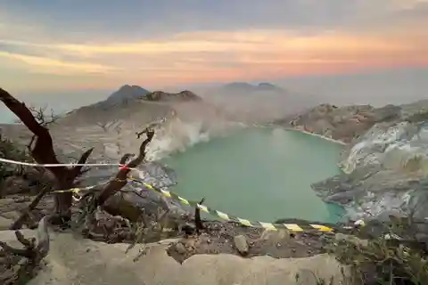 Banyuwangi : explore to ijen bluefire + Bromo sunrise