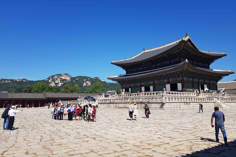 Séoul : visite matinale du palais de Gyeongbok, du musée folklorique et du templeSéoul : Palais de Gyeongbok, musée folklorique et visite du temple