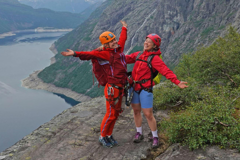 Odda: Trolltunga Via Ferrata, solnedgång och soluppgång