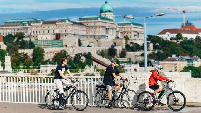Budapest: Grand Sightseeing Bike Tour