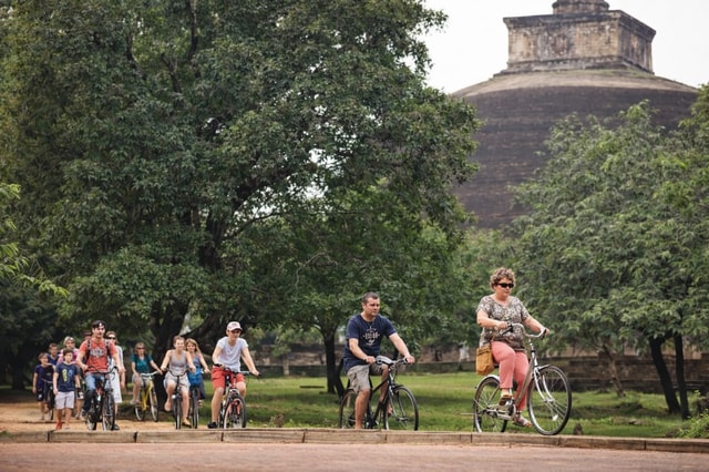Polonnaruwa: All-inclusive fietstour met gids door de oude stad