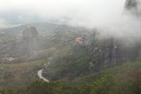 Corfu: Excursão privada de um dia a Meteora saindo de CorfuCorfu: excursão de dia inteiro ao mosteiro de Meteora