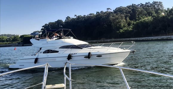 Porto: Luxuriöse Yachttour zu den 6 Brücken und der Douro-Mündung