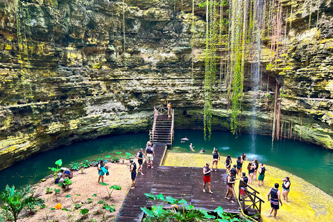 Cancun: Wycieczka z lunchem do Chichen Itza, Cenote i ValladolidWspólna wycieczka z odbiorem z hotelu