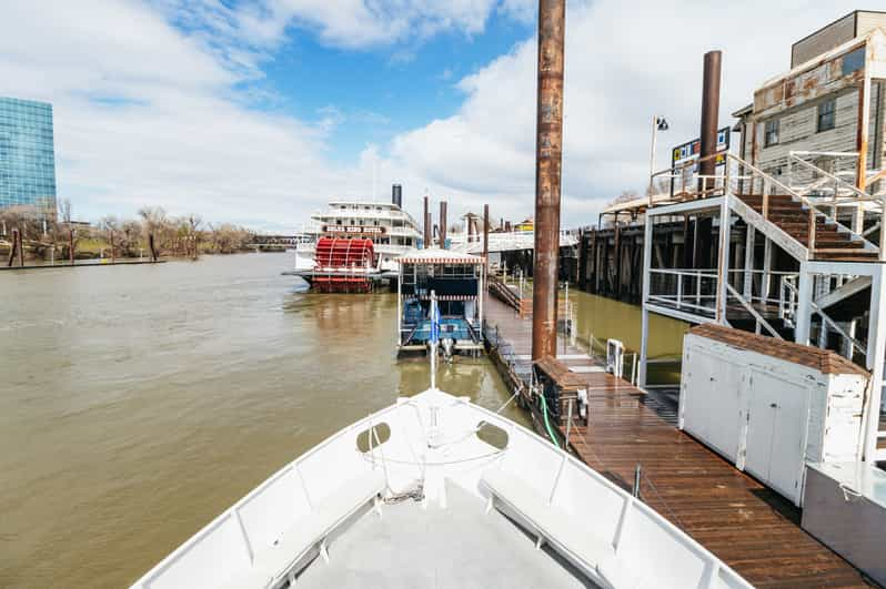 Golden Gifts - Old Sacramento Waterfront