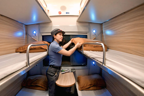 Hanoi–Hue: Vietnam Train Journey Experience Hanoi–Hue: Vietnam Train Journey Experience