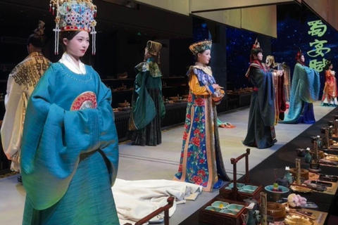 Shanghai: Shuyan Fu Immersive Royal Banquet with Dance Show Royal Feast (Lunch) - Regular | No Makeup/Styling/Photo