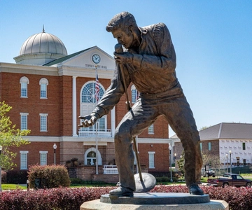 From Memphis: Official Elvis Birthplace Tour of Tupelo