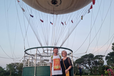 Angkor Ballonfahrt zum Sonnenaufgang oder Sonnenuntergang und Abholung/Abgabe