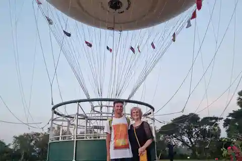 Siem Reap: Passeio de balão de Angkor ao nascer/pôr do sol com transferes