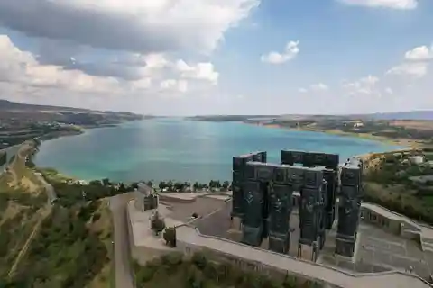 Tbilisi:(All-inclusive) Gardenia, Parchi/Lago, The Chronicles