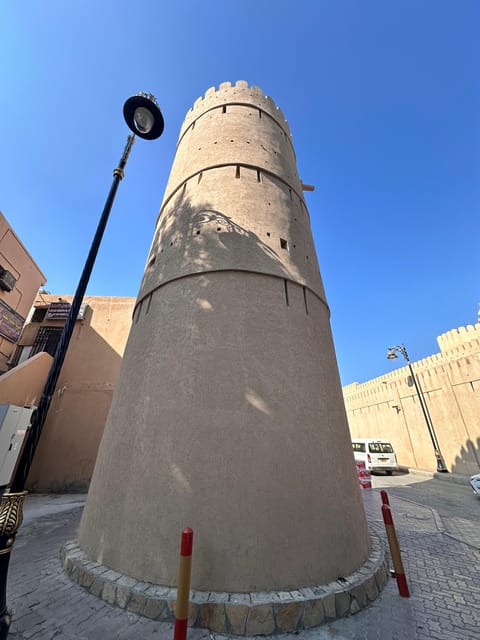 Entdecken Sie Nizwa Fort und Souq - Housity