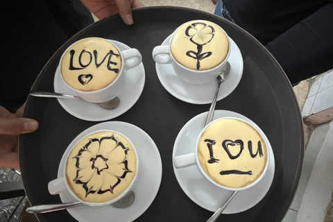 Aula de café com ovos em HanóiAula de culinária de café com ovos