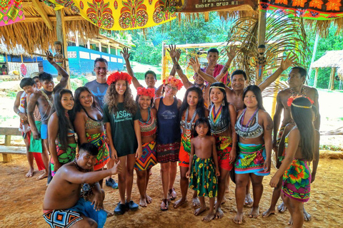 Nuit dans la communauté d&#039;Emberá : Culture, Nature, Tradition