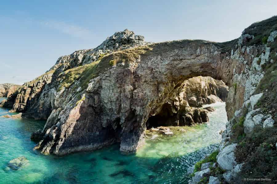 Crozon: Bootsausflug, Klippen, Meereshöhlen, natürliche Bögen. Foto: GetYourGuide Crozon: Bootsausflug, Klippen, Meereshöhlen, natürliche Bögen. Foto: GetYourGuide