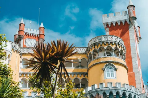 Sintra: Jeep Safari Tour with Visit to Pena Palace