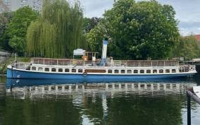 3-hour sightseeing boat trip (Berlin roundtrip)