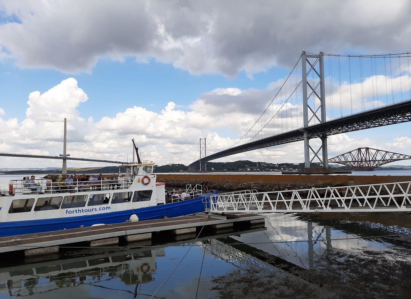 Edinburgh: 'Firth of Forth' Three Bridges Sightseeing Cruise