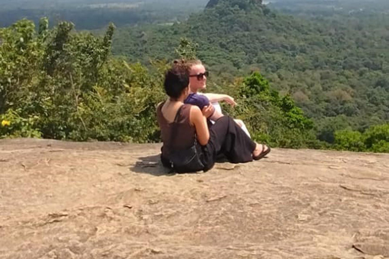 Kandy: Sigiriya and Dambulla Tuk Tuk Safari with Lunch