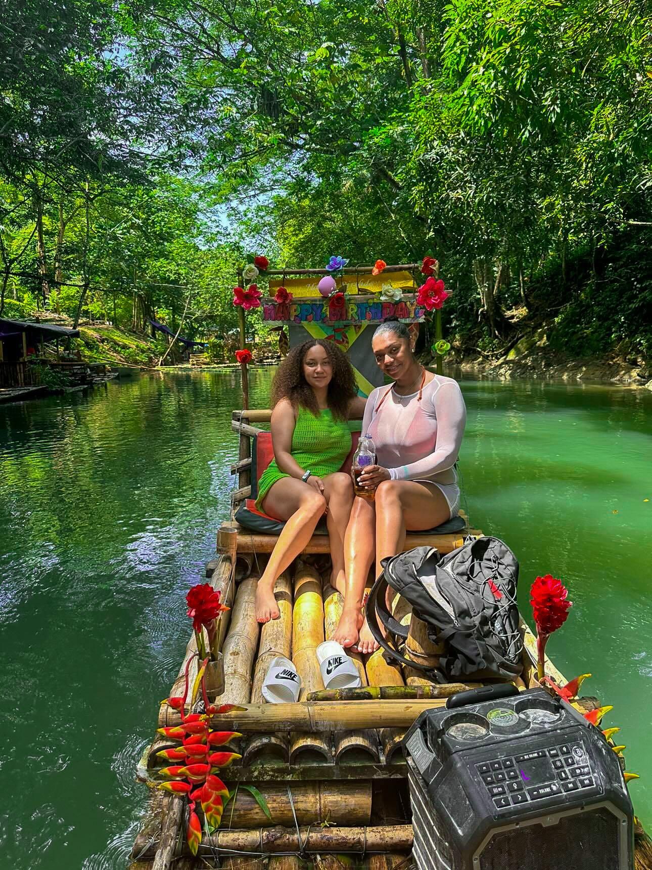 Ab Montego Bay: Bambus-Rafting & Kalkstein-Massage-Tour