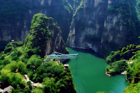 Guangzhou: Qingyuan Gulong Gorge & Dongtian Fairyland Tour