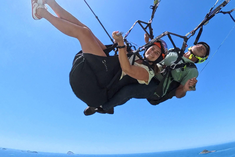 Niterói: Tandem Paragliding Flight with Luciano Miranda – No prior training required. Niterói: Tandem Paragliding Flight with Luciano Miranda – No Training Required