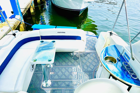 Yacht cruise Biscayne Bay, Miami Beach and Sand bar. 42Ft Yacht cruice Biscayne Bay, Miami Beach and Sand bar