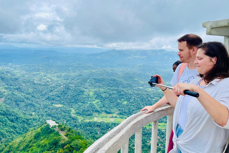 De Kandy: Sigiriya Day Tour com Safari de Elefantes (grupo)