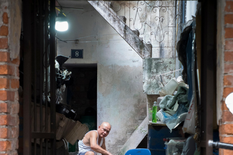 Tour fotografico nel mercato dei ladri di HanoiTour fotografico del mercato dei ladri di Hanoi