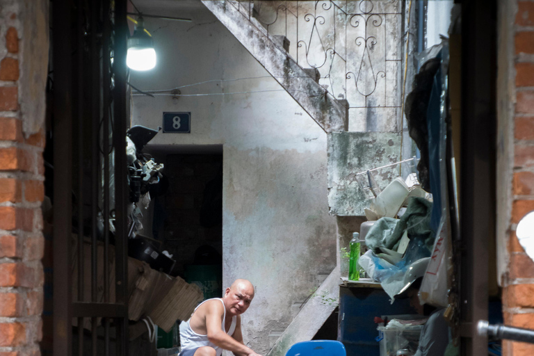 Tour fotografico nel mercato dei ladri di HanoiTour fotografico del mercato dei ladri di Hanoi